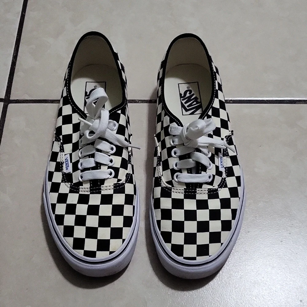 Vans - Picture 4 of 10